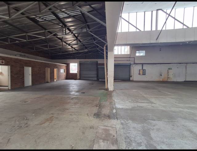1,563M² WAREHOUSE TO LET IN BENROSE
